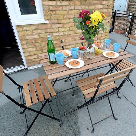 2 Bed Terraced Flat Piccadilly Line Leilighet London Eksteriør bilde