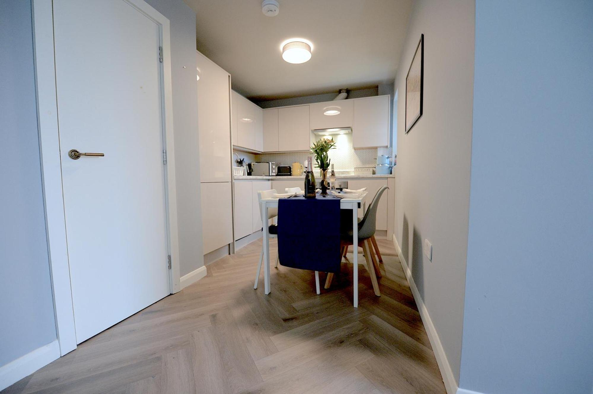 2 Bed Terraced Flat Piccadilly Line Leilighet London Eksteriør bilde