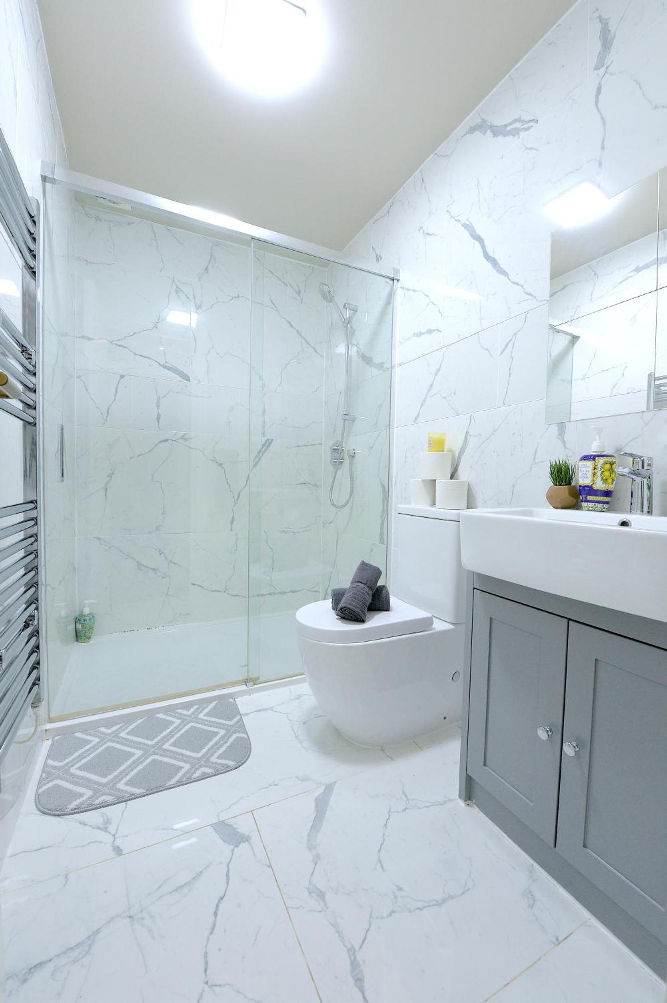 2 Bed Terraced Flat Piccadilly Line Leilighet London Eksteriør bilde