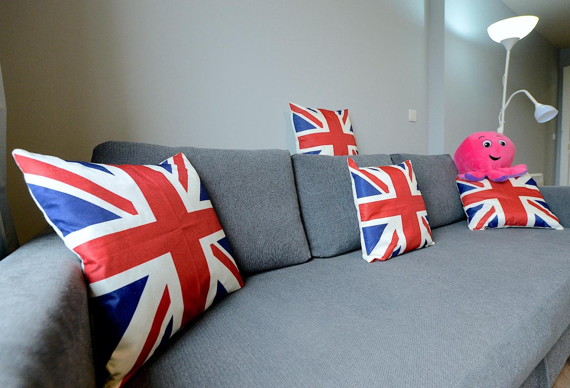 2 Bed Terraced Flat Piccadilly Line Leilighet London Eksteriør bilde